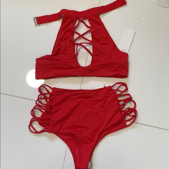 Bikini - Picture 1 of 1